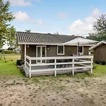 2 Bedroom Pet Friendly In *